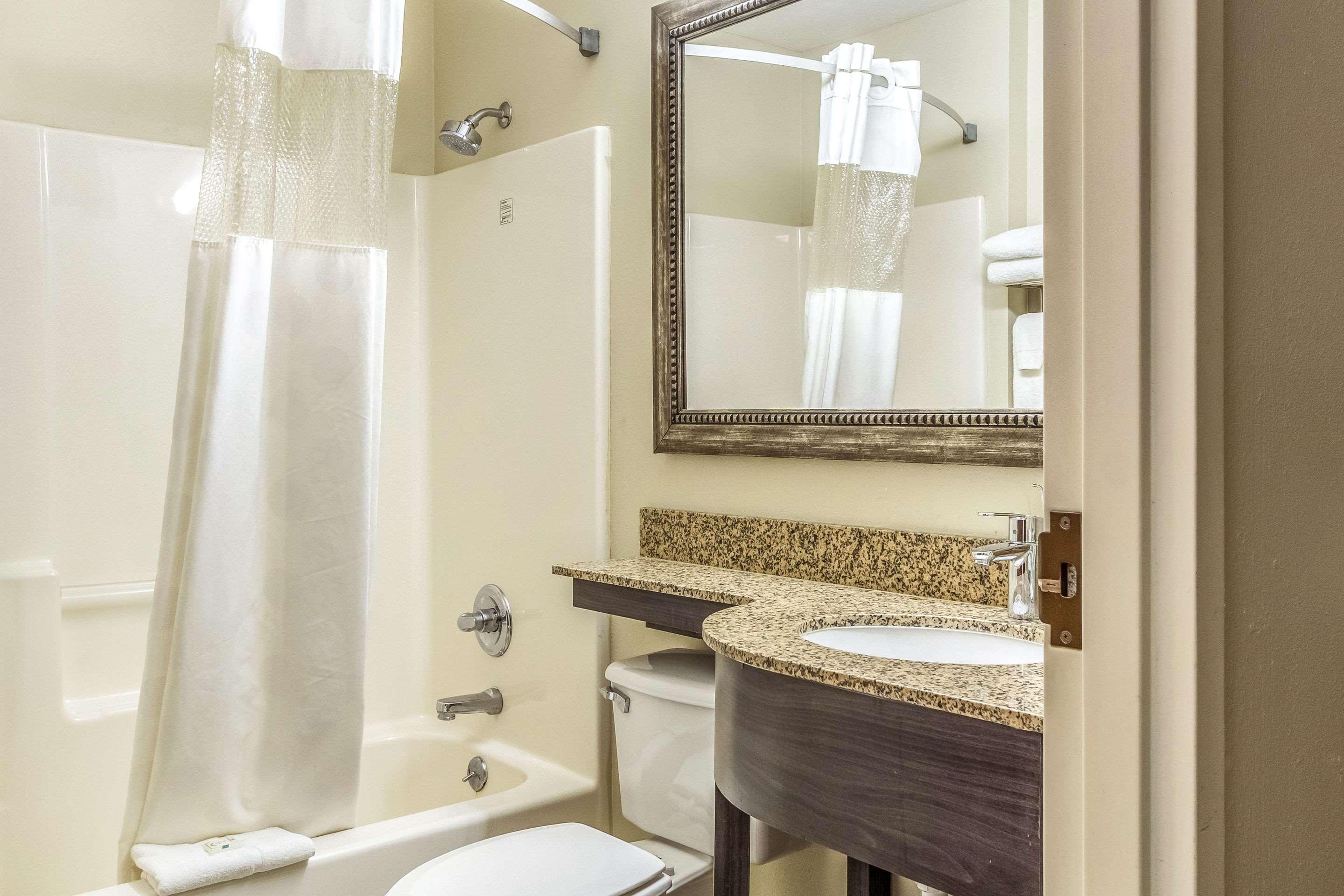 Hotel Quality & - Boardman